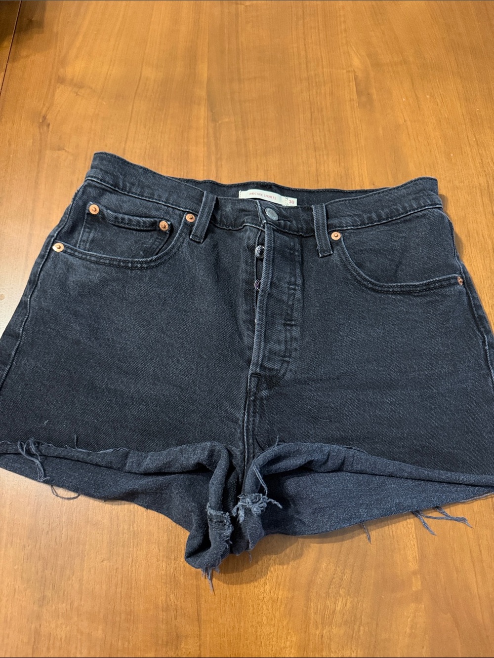 Levi's premium rib cage shorts size 30